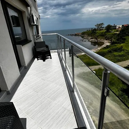 двустаен * Ahtopol